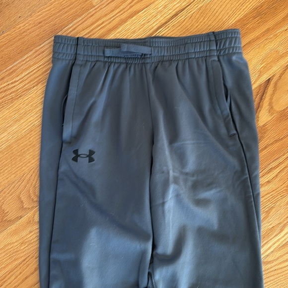 Boys' UA Pennant 2.0 Pants (Size YMD, Pitch Gray) - Picture 3 of 7